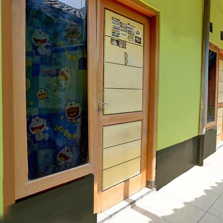 Oyo Life 92840 Wisma Morricco Jombang Exteriér fotografie